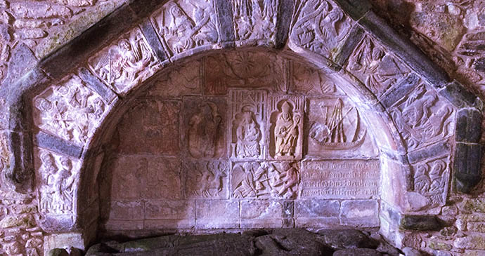 Rodel church, Outer Hebrides © McKinlay Kidd