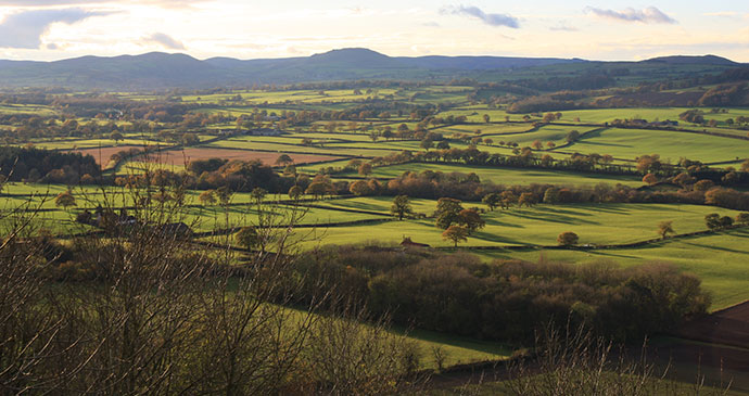 Stretton Hills © Gordon Dickens