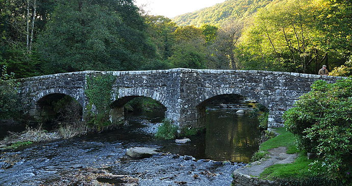 Fingle Bridge, South Devon by Nilfanion, Wikimedia Commons