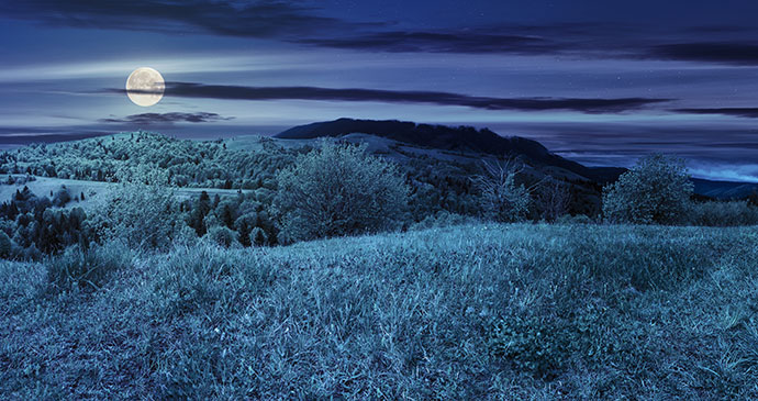 Full-moon walk UK by Michael Pelin, Dreamstime