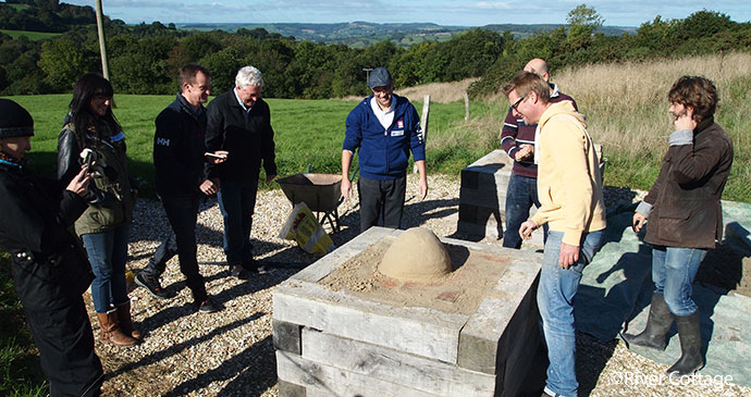 Building an earth oven by River Cottage