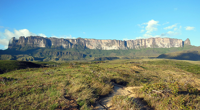 Mount Roraima Guyana Brazil Venezuela by Jehan, Wikimedia Commons