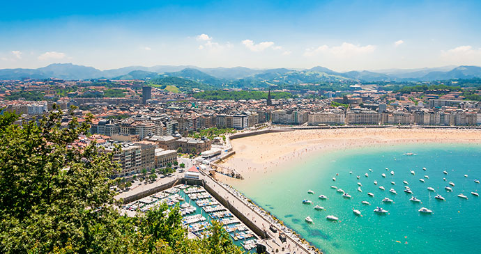 Bay san sebastian spain basque country Alexander Demyanenko, Shutterstock