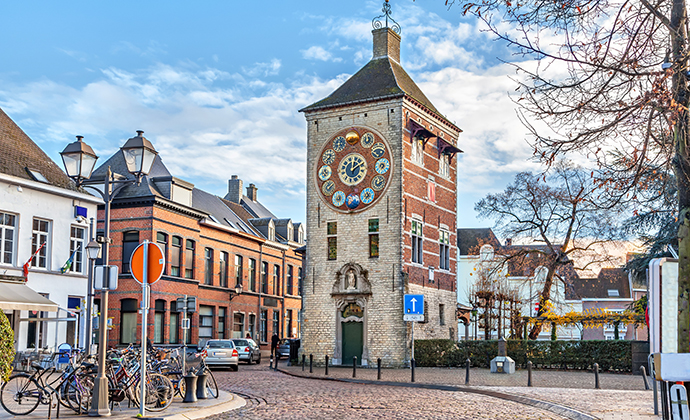 Zimmertoren Lier Flanders Belgium Sergey Dzyuba, Shutterstock