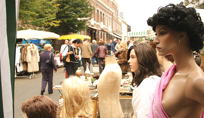 Tongeren antiques market Flanders Belgium by Jeroen Broux, VisitFlanders