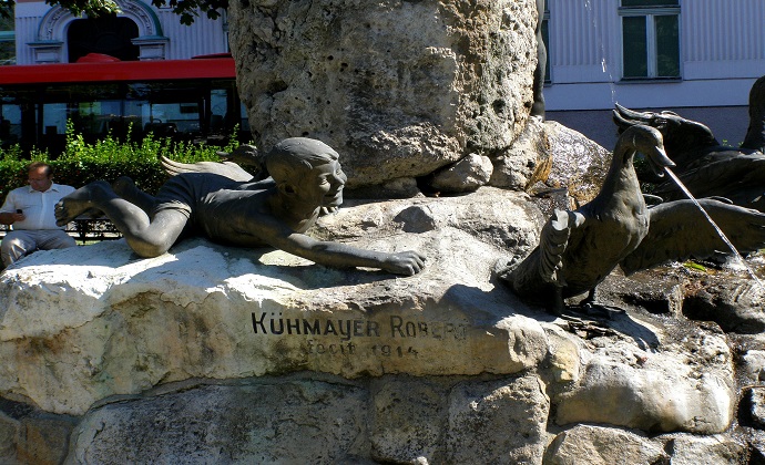 Close Up Duck Fountain Bratislava Slovakia by Lure, Wikimedia Commons