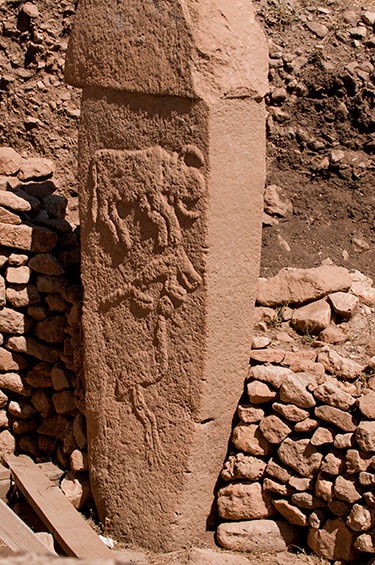 rock carving gobekli tepe in eastern turkey by teomancimit wikipedia
