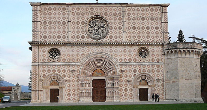 Basilica of Santa Maria di Collemaggio, L'Aquila, M. Pesolillo/Wikimedia Commons 