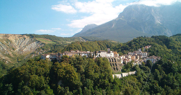 Castelli, Abruzzo, Gaetanogambilonghi, Wikimedia Commons