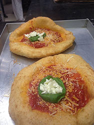 Pizza frite Abruzzo Italy by Ruthven/Wikimedia Commons