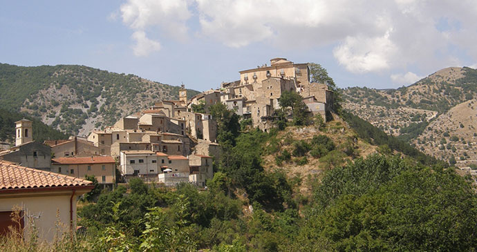 Villalago, Abruzzo, Ra Boe, Wikimedia Commons