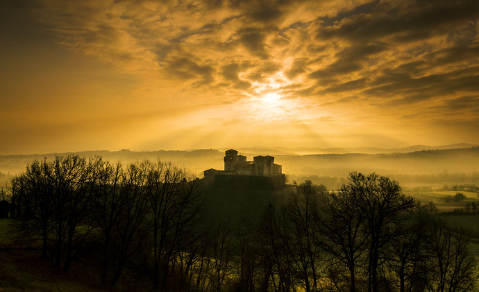 Castello di Torrechiara Emilia-Romagna Italy by CC-BY-SA Lara Zanarini