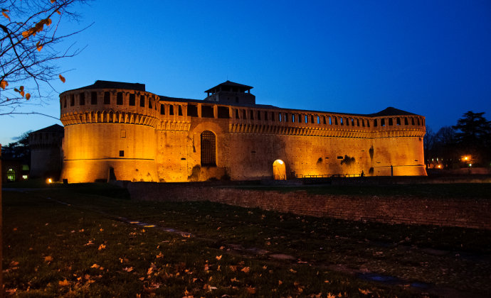 Rocca Sforzesca Emilia-Romagna Italy by CC-BY-SA Vanni Lazzari