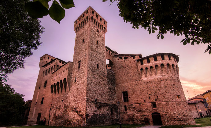 Rocca di Vignola Emilia-Romagna Italy by CC-BY-SA Lara Zanarini