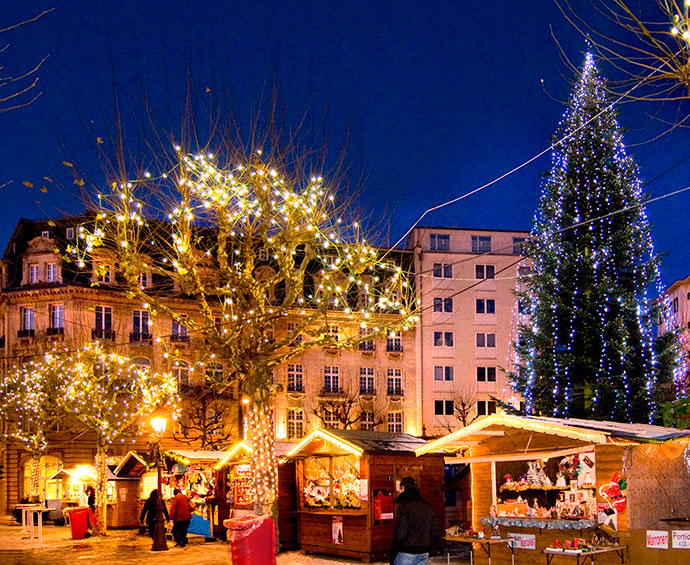 Christmas market place d'Armes Luxembourg by Andres Lejona/VDL/ONT