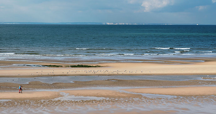 A beach in Calais France by www.pas-de-calais.com