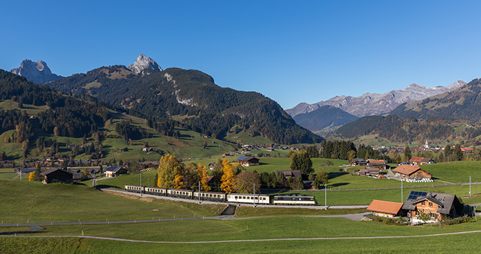 Golden Pass Classic train Switzerland by Kabelleger Wikimedia Commons