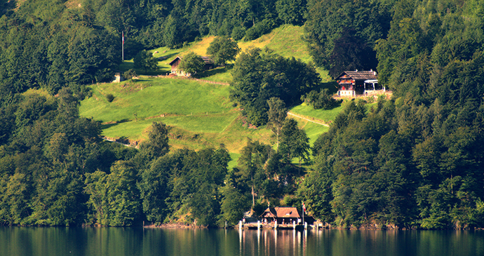 Rütli Lake Luzern Switzerland by Matthias Kabel Wikimedia Commons best walking routes switzerland