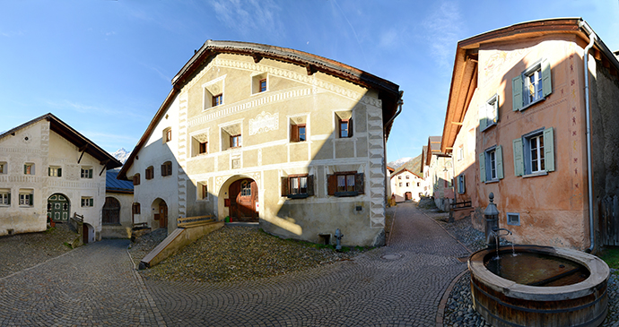 Guarda square Switzerland by Bohringer Friedrich Wikimedia Commons