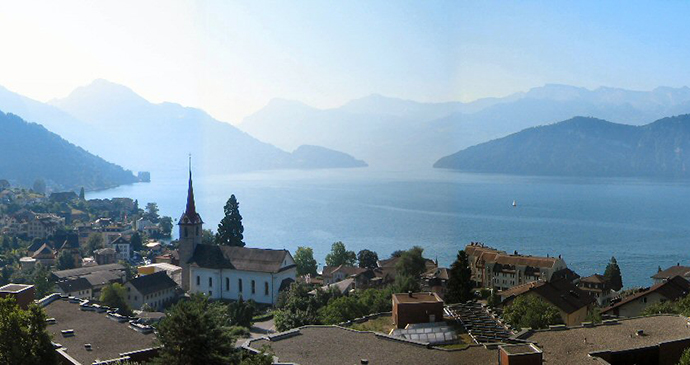 Weggis Lake Luzern Switzerland by Hullie Wikimedia Commons