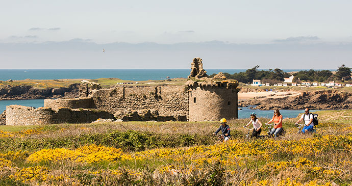 Cycling, Île d’ Yeu, the Vendée, France by Simon Bourcier, Vendée Expansion Pôle Tourisme