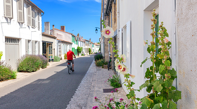 Cycling. Ars en Re, the Vendée, France by Zzzz17, Shutterstock