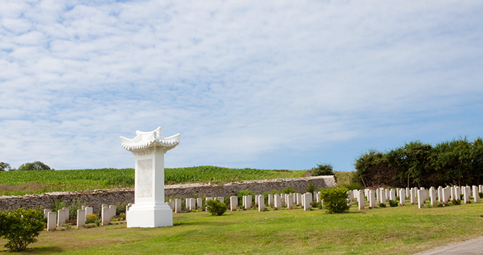 St Etienne Cemetery Boulogne France by Wernervc Wikimedia Commons