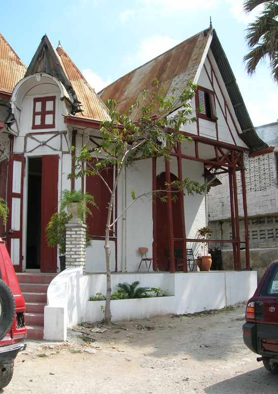 A famous aspect of Port-au-Prince are the elaborate gingerbread houses © Jacqualine Labrom, Voyages Lumière Haiti Gingerbread house Port-au-Prince Haiti by Jacqualine Labrom, Voyages Lumière Haiti