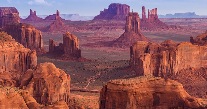 Monument Valley USA California Zephyr Zhukova_Valentyna, Shutterstock