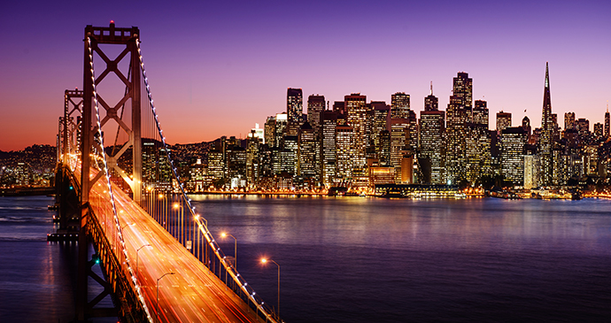 San Francisco Golden Gate Bridge & Skyline Globe