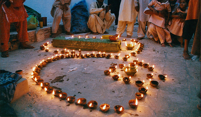Shrine of Abdullah Shah Ghazi Karachi Pakistan by Iain Campbell