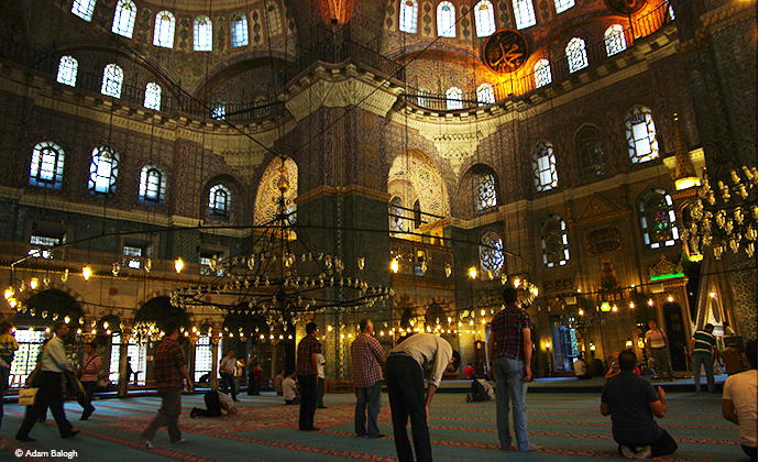 Yeni Camii mosque, Istanbul, Turkey © Adam Balogh