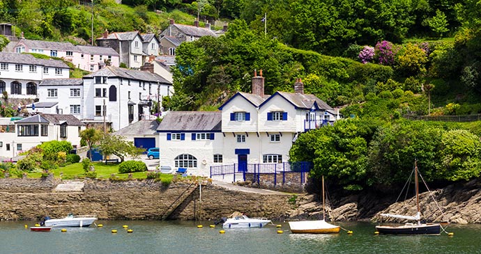 View across to Bodinnick and Ferryside from Fowey © ian woolcock, Shutterstock